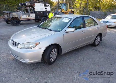 2005 Toyota Camry Std z USA, uszkodzony, nr VIN 4T1BE32K55U969766